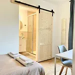 Le St-Hilaire, House In The City Center With Patio With Parking