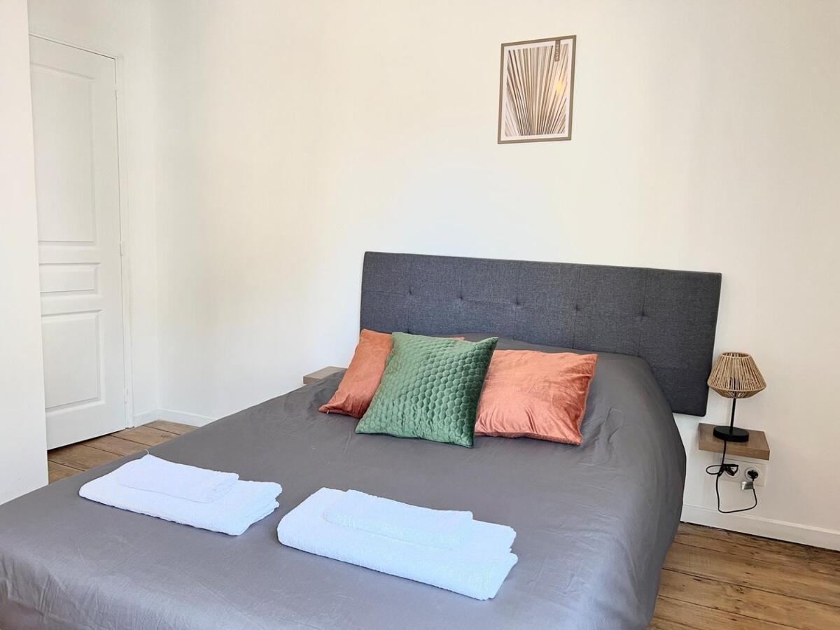 Villa Le St-hilaire, House In The Center With Patio With Parking *